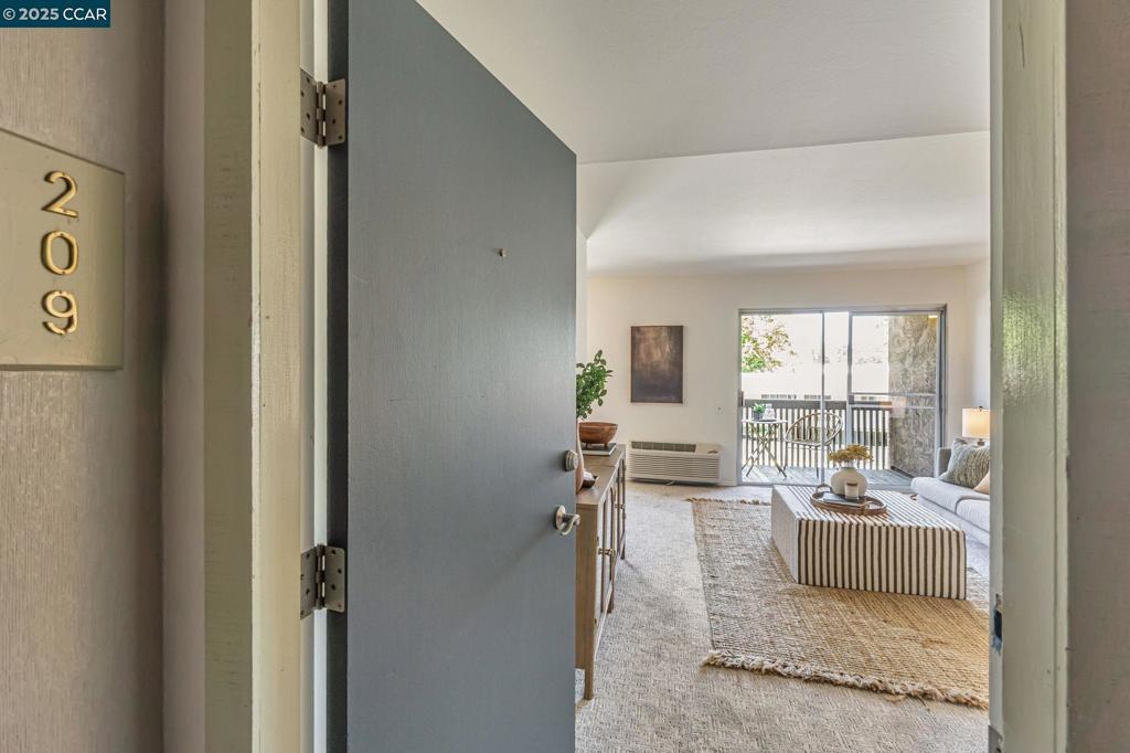 Photo of Listing #41102293