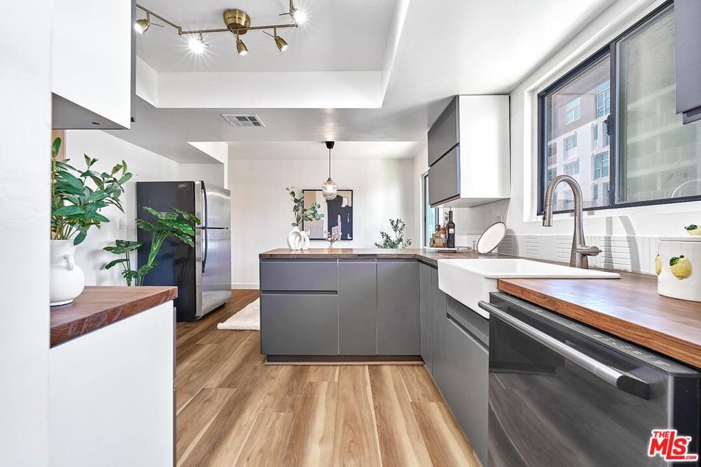 Photo of Listing #25554721