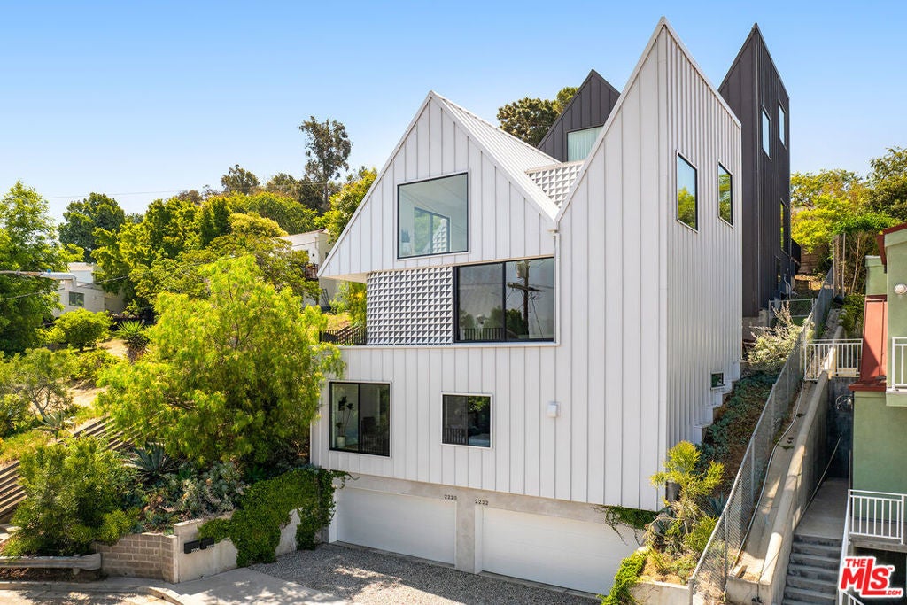 Photo of Listing #25555223