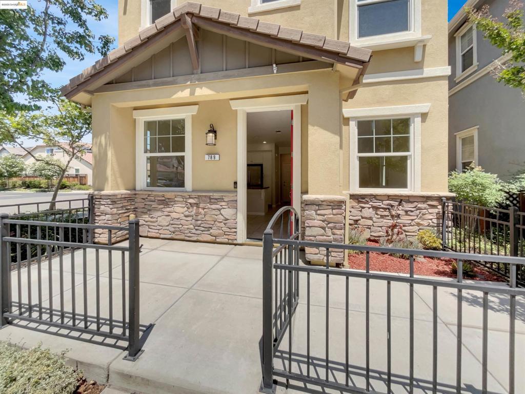 Photo of Listing #41102320