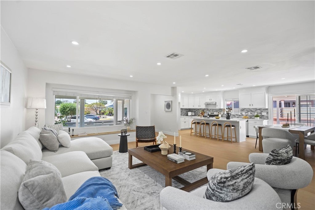 Photo of Listing #WS25139401