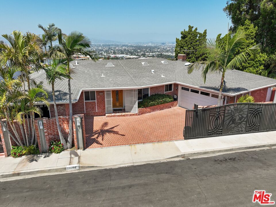 Photo of Listing #25555443