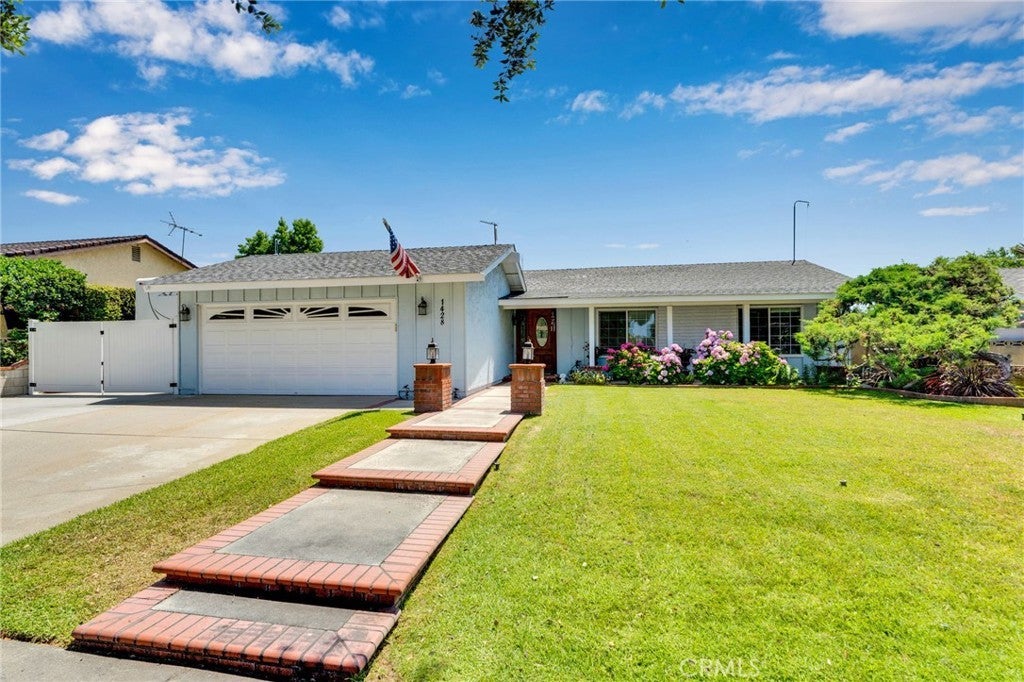 Photo of Listing #CV25137695