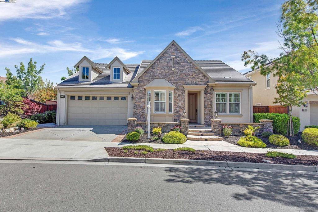 Photo of Listing #41102360