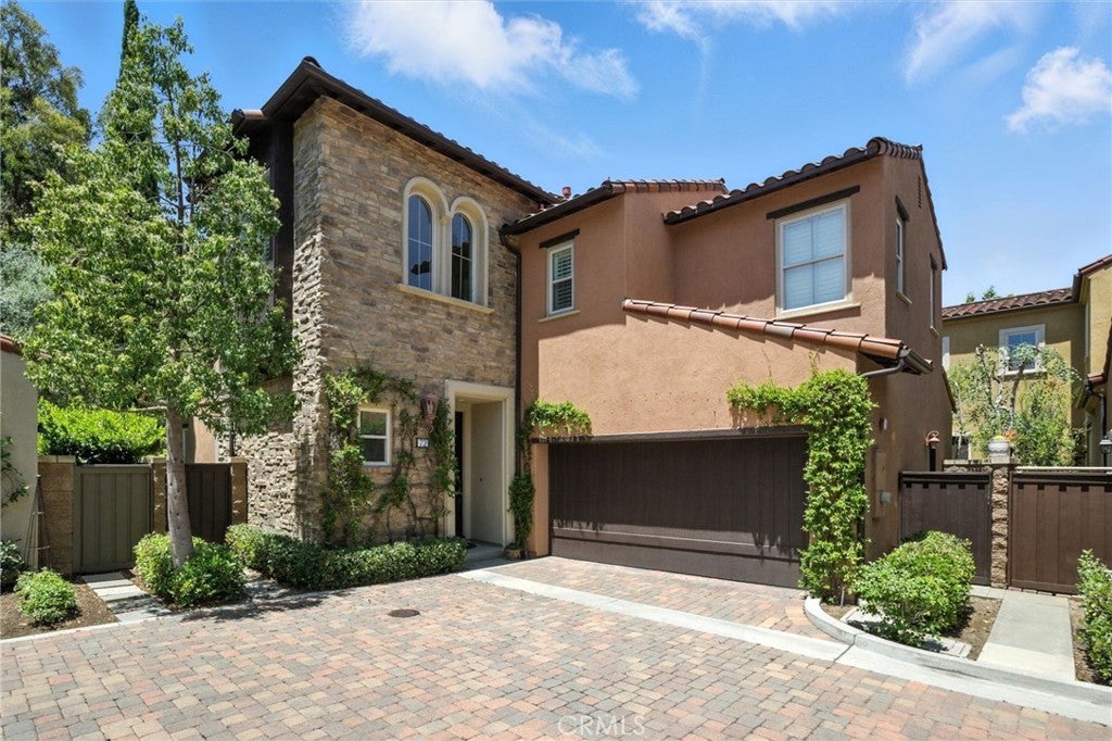 Photo of Listing #OC25139457