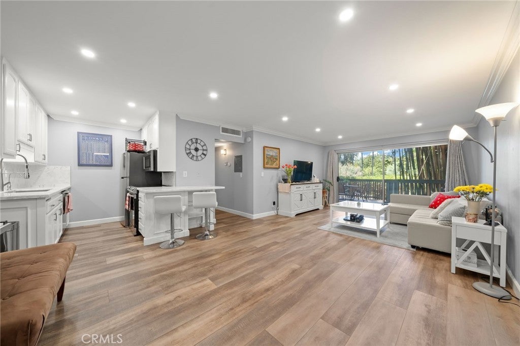 Photo of Listing #RS25133715