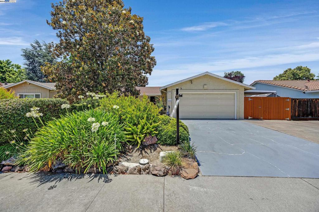 Photo of Listing #41102367