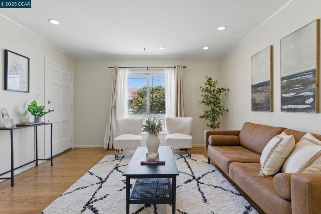 Photo of Listing #41102377