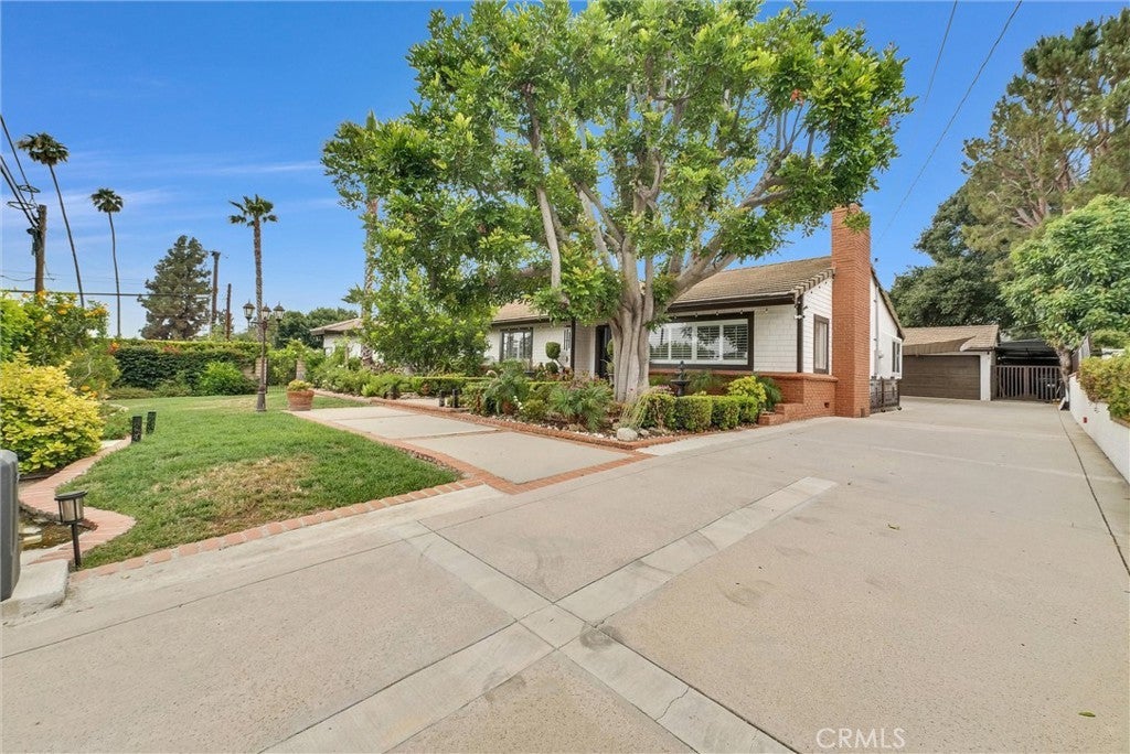 Photo of Listing #DW25140075