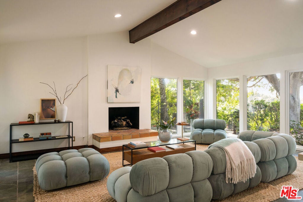 Photo of Listing #25555501