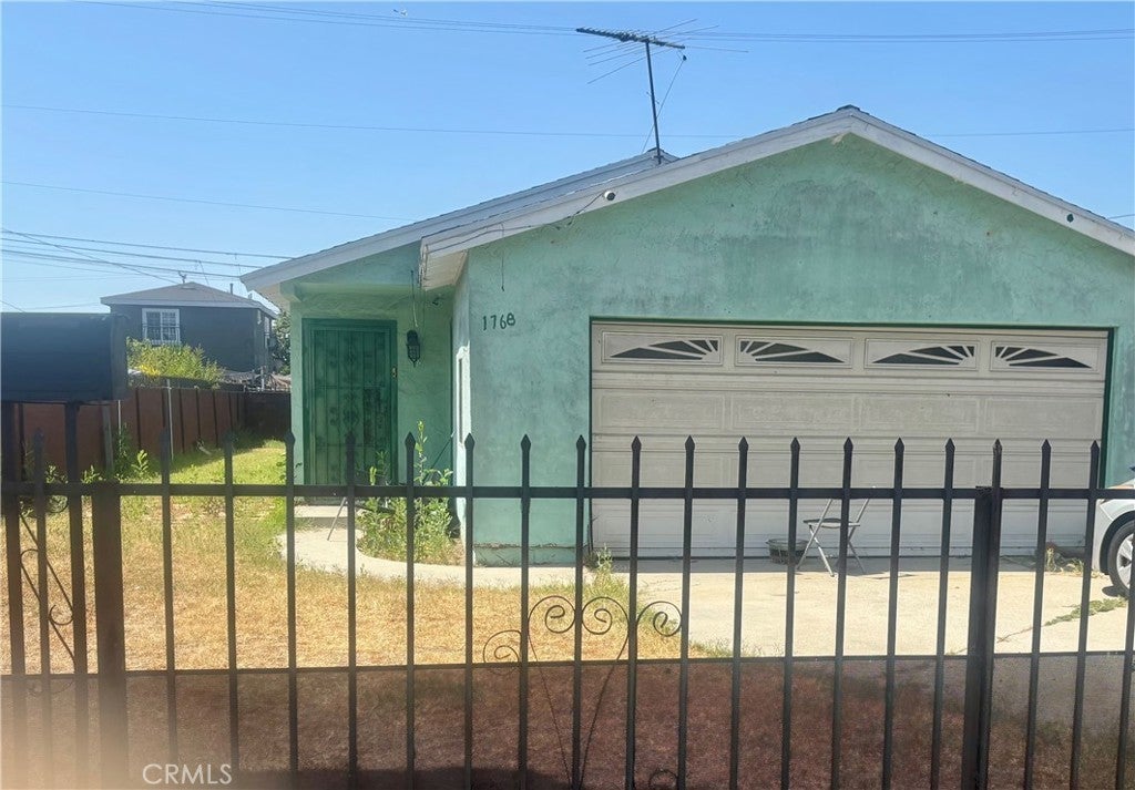 Photo of Listing #DW25136343