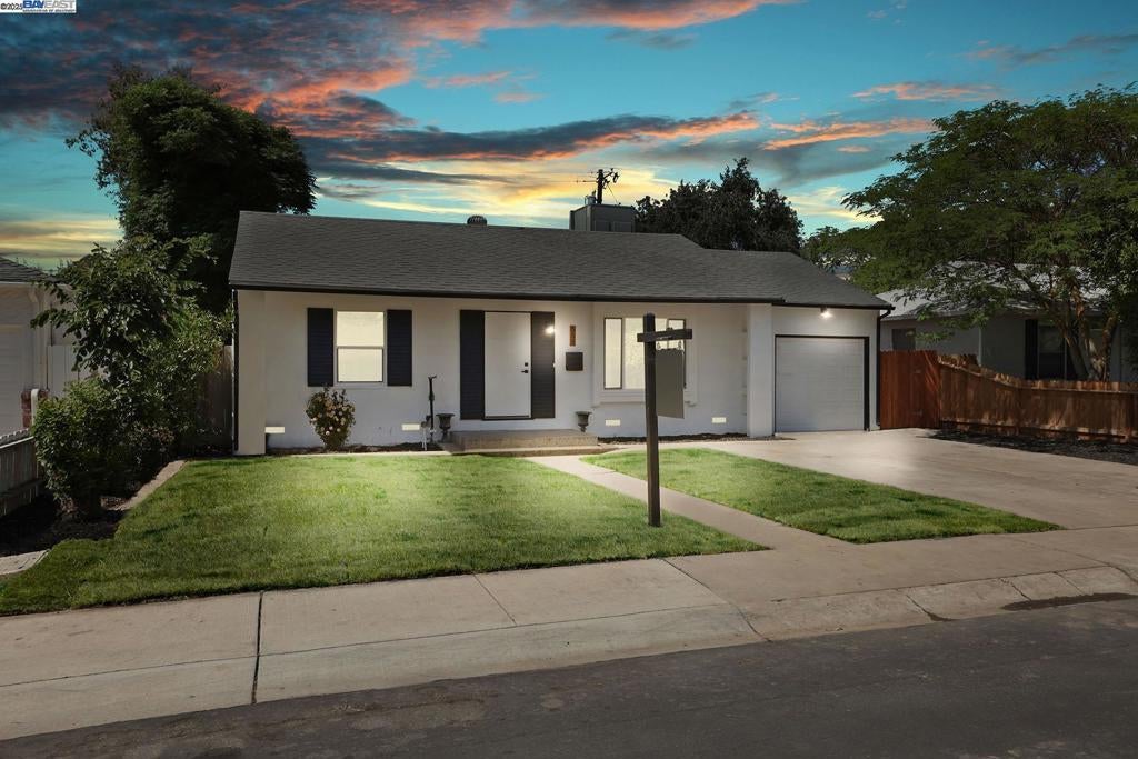 Photo of Listing #41102440