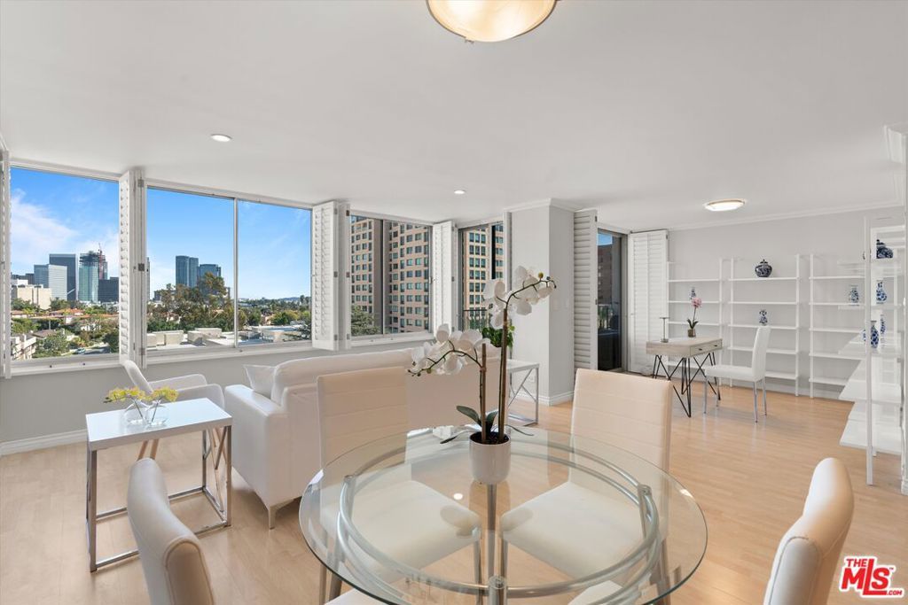 Photo of Listing #25555057