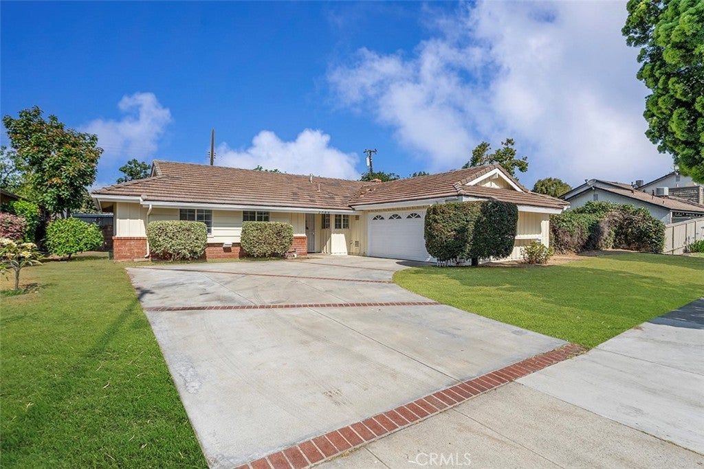 Photo of Listing #RS25140011