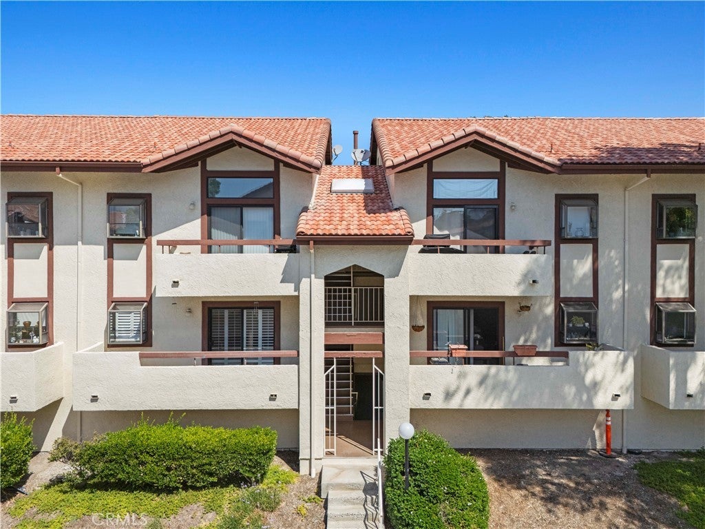 Photo of Listing #SR25140445