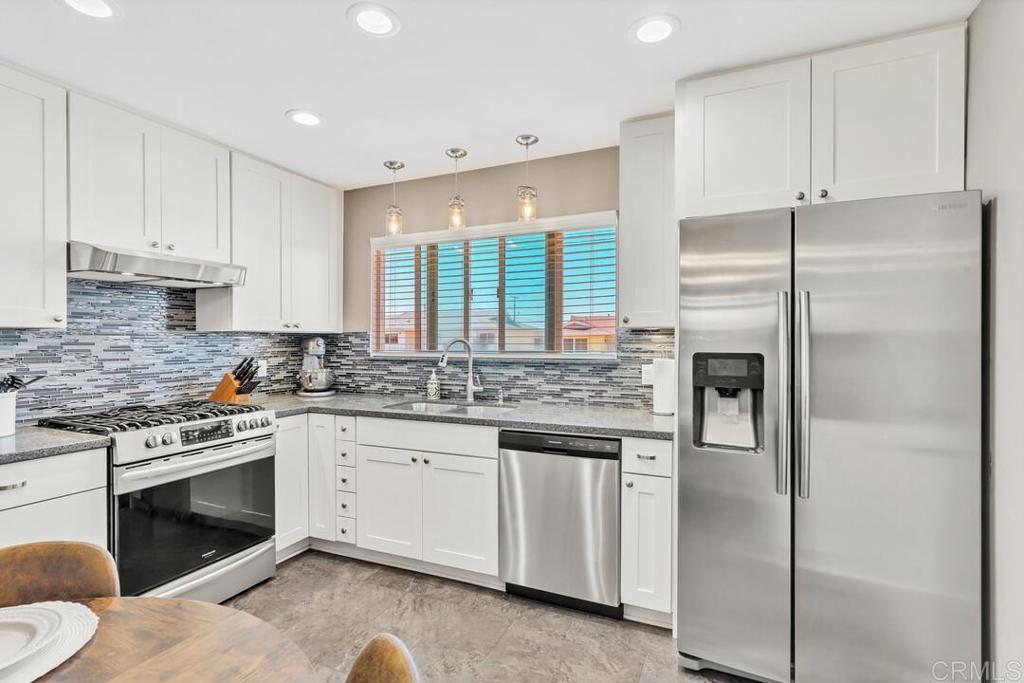 Photo of Listing #PTP2504670