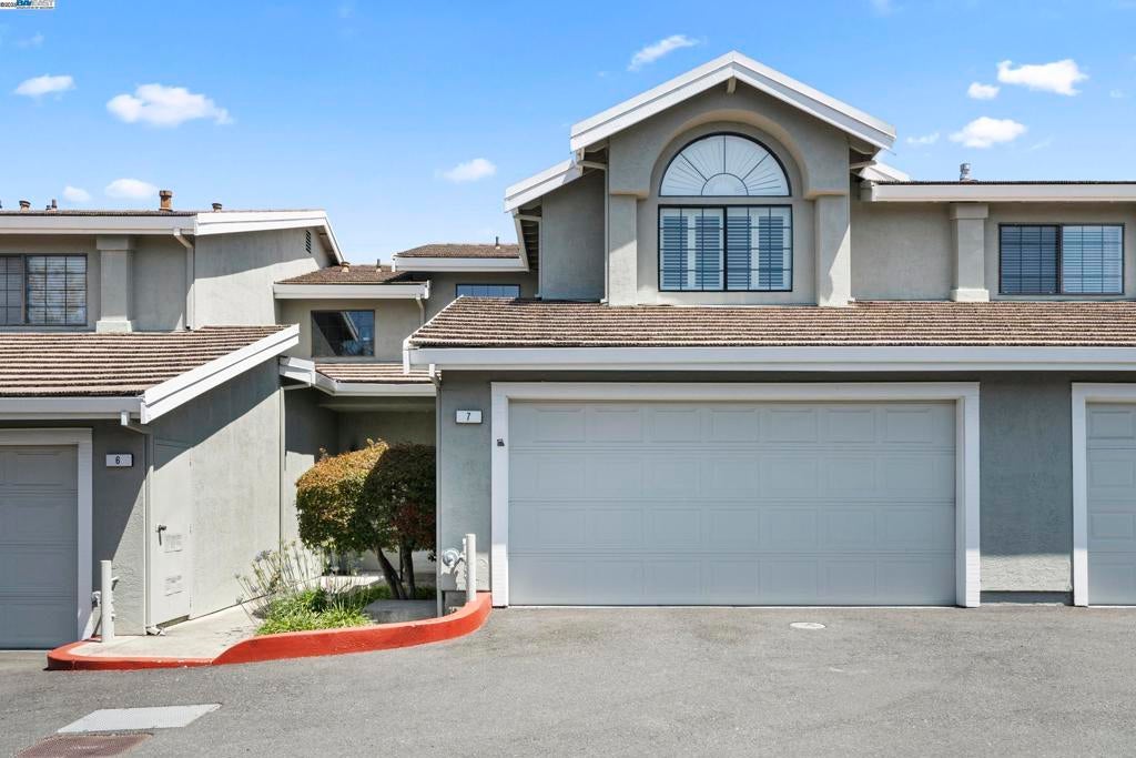 Photo of Listing #41102473