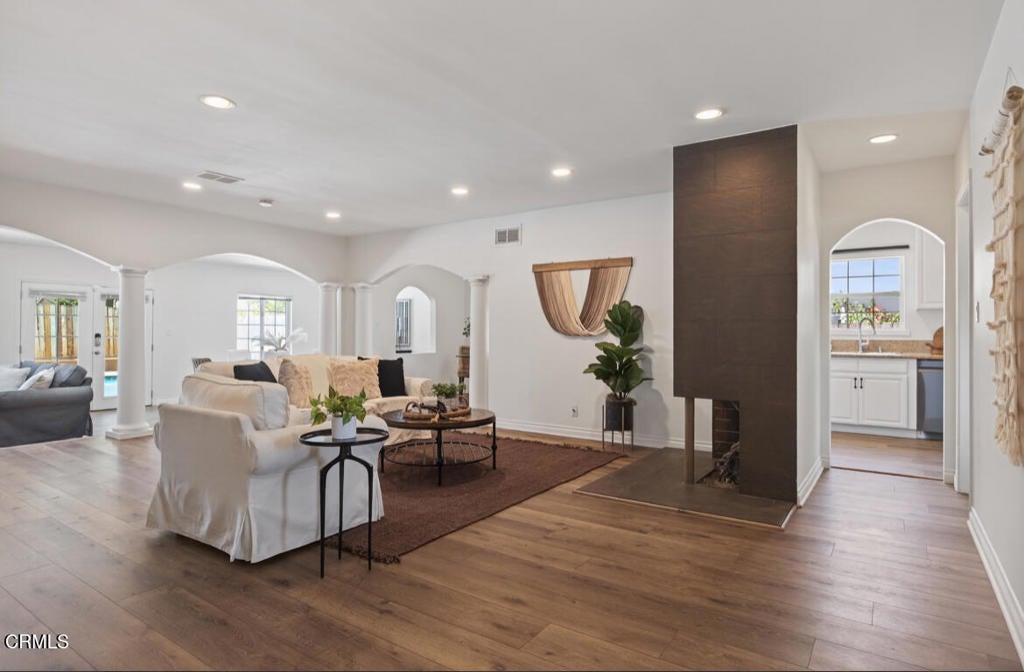 Photo of Listing #V1-30746