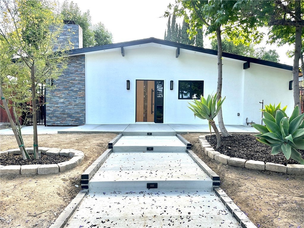 Photo of Listing #SR25141256