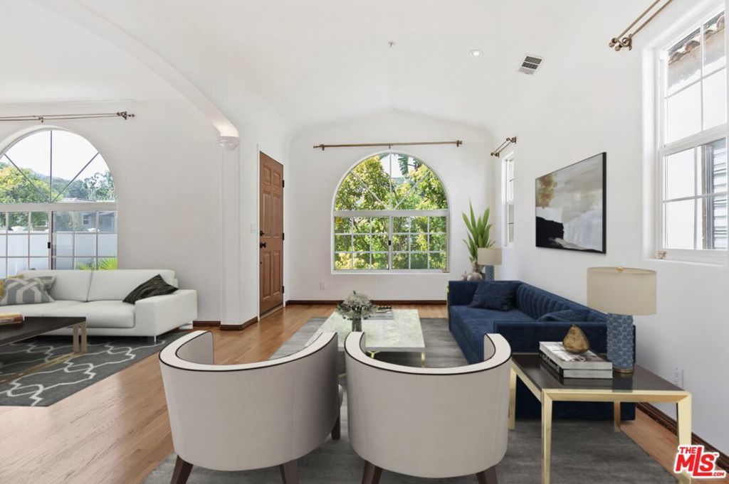 Photo of Listing #25555553