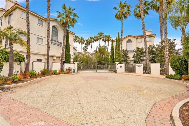 5457 Marine Avenue 2, Hawthorne.