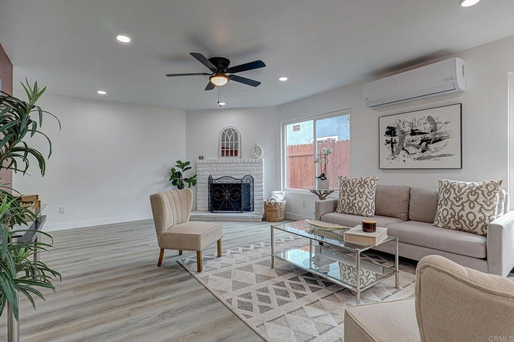 Photo of Listing #PTP2504707