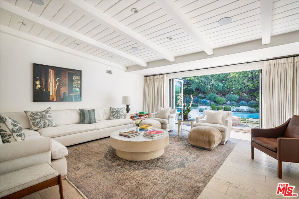 Photo of Listing #25556551