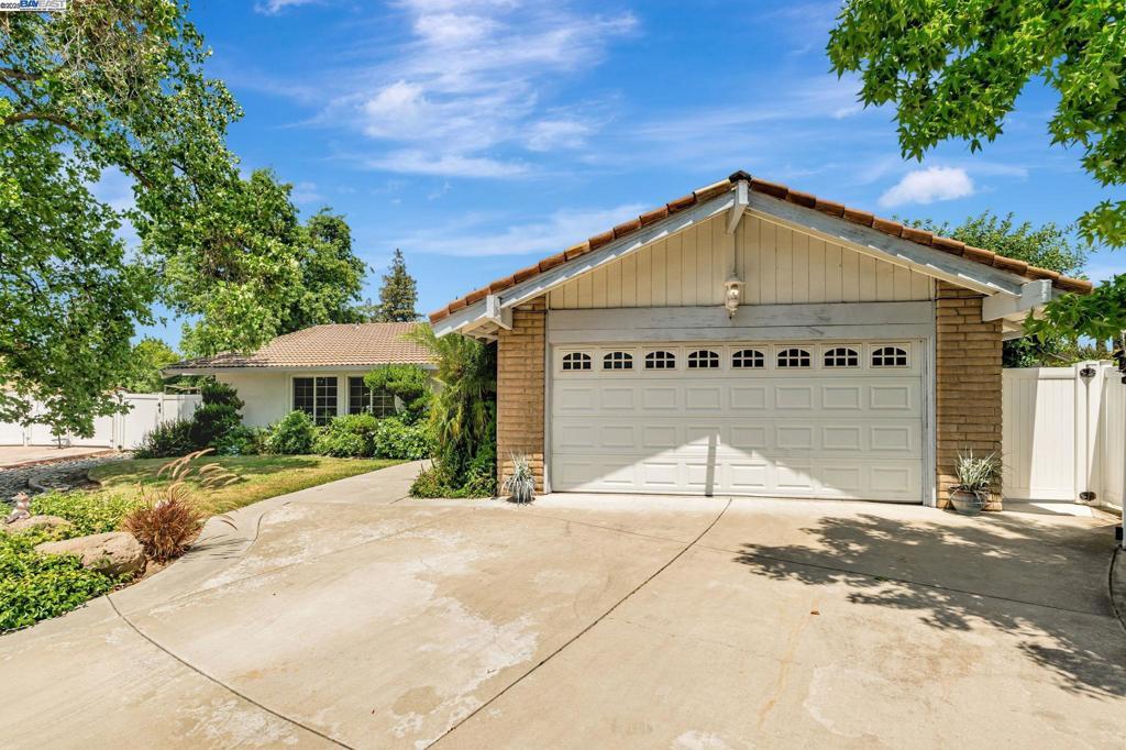 Photo of Listing #41102559