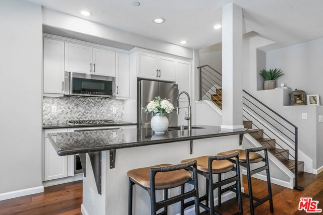 5510 W 149th Place 10, Hawthorne.