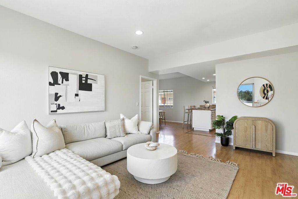 Photo of Listing #25556781