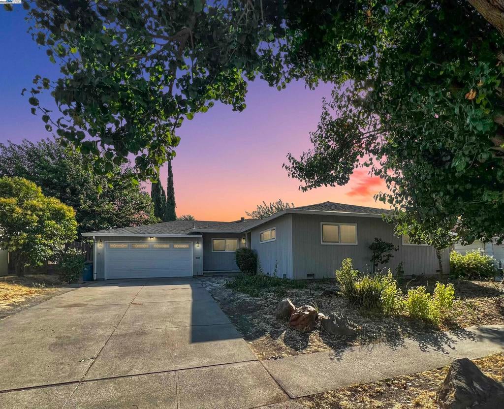 Photo of Listing #41102604