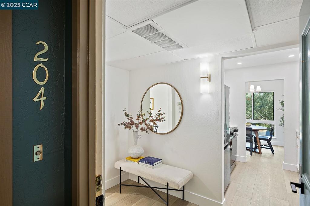 Photo of Listing #41102632