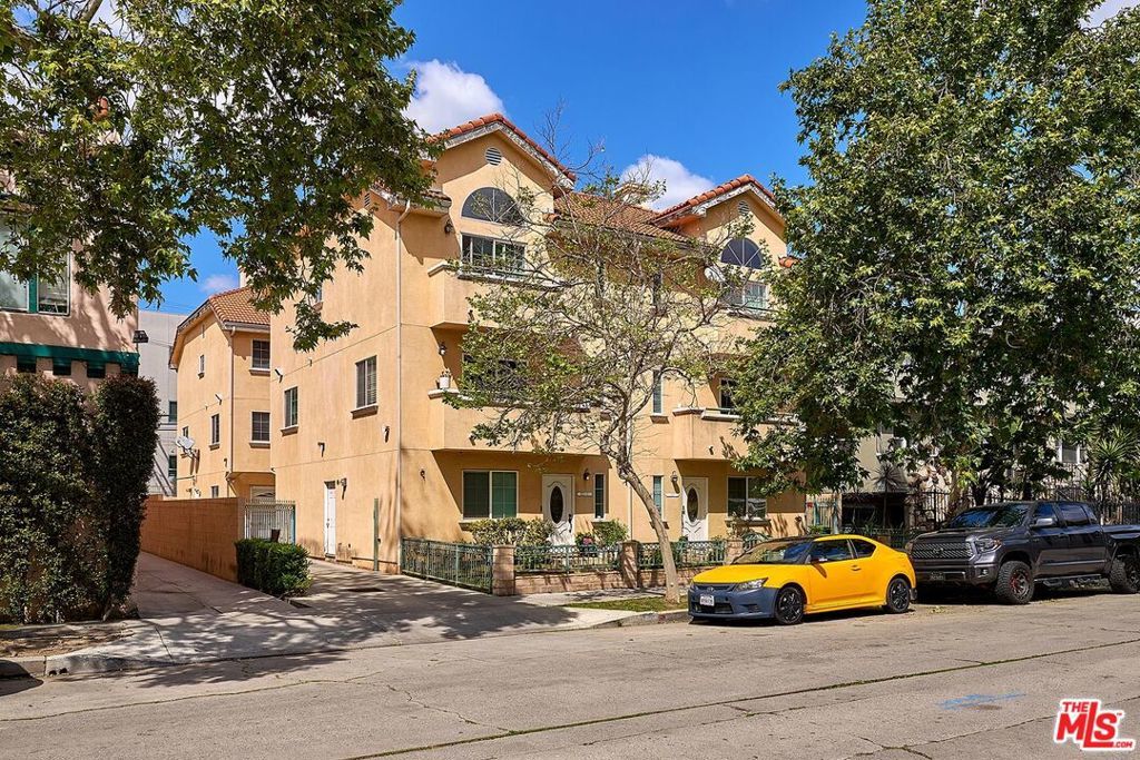 Photo of Listing #25556995