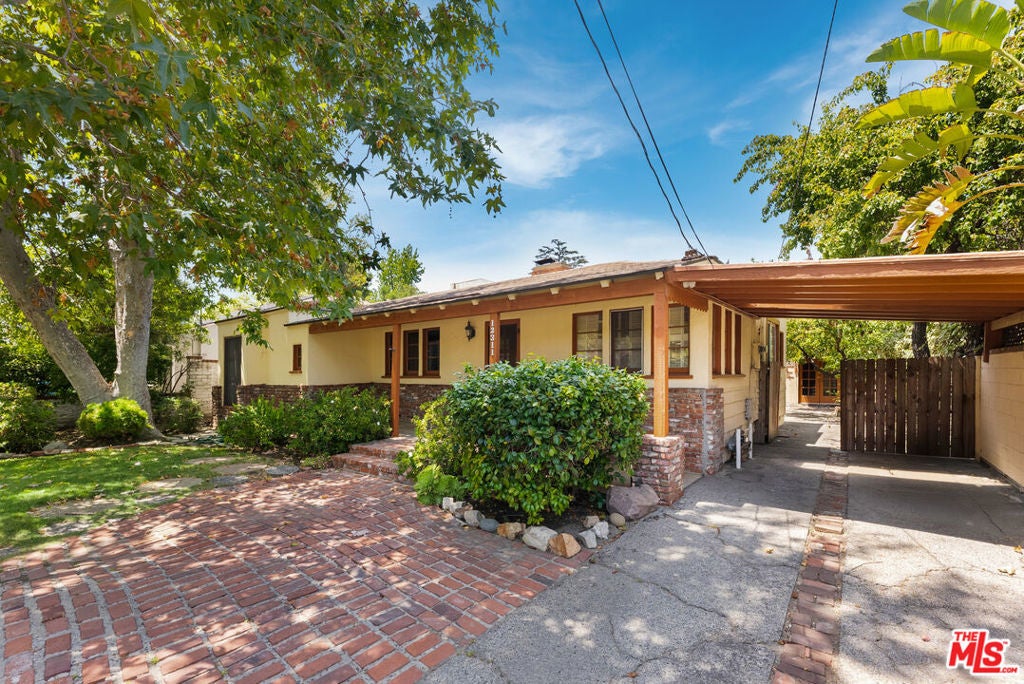 Photo of Listing #25550765