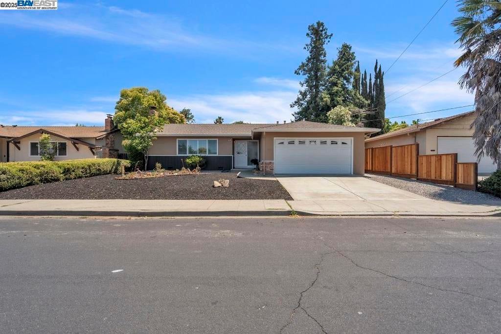 Photo of Listing #41102651