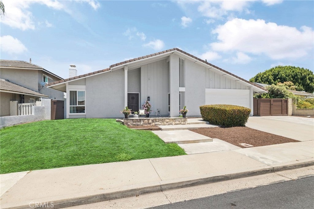 Photo of Listing #OC25134657