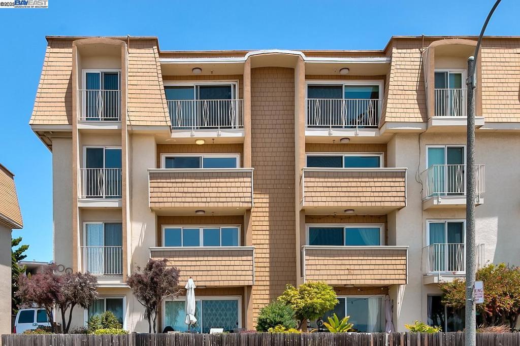 Photo of Listing #41102653