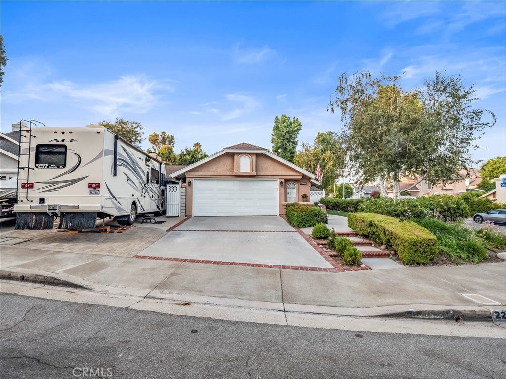 Photo of Listing #SR25140523