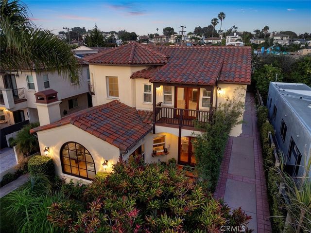 708 Elvira Avenue A, Redondo Beach.
