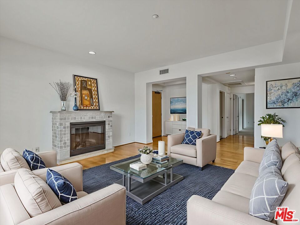 Photo of Listing #25557213