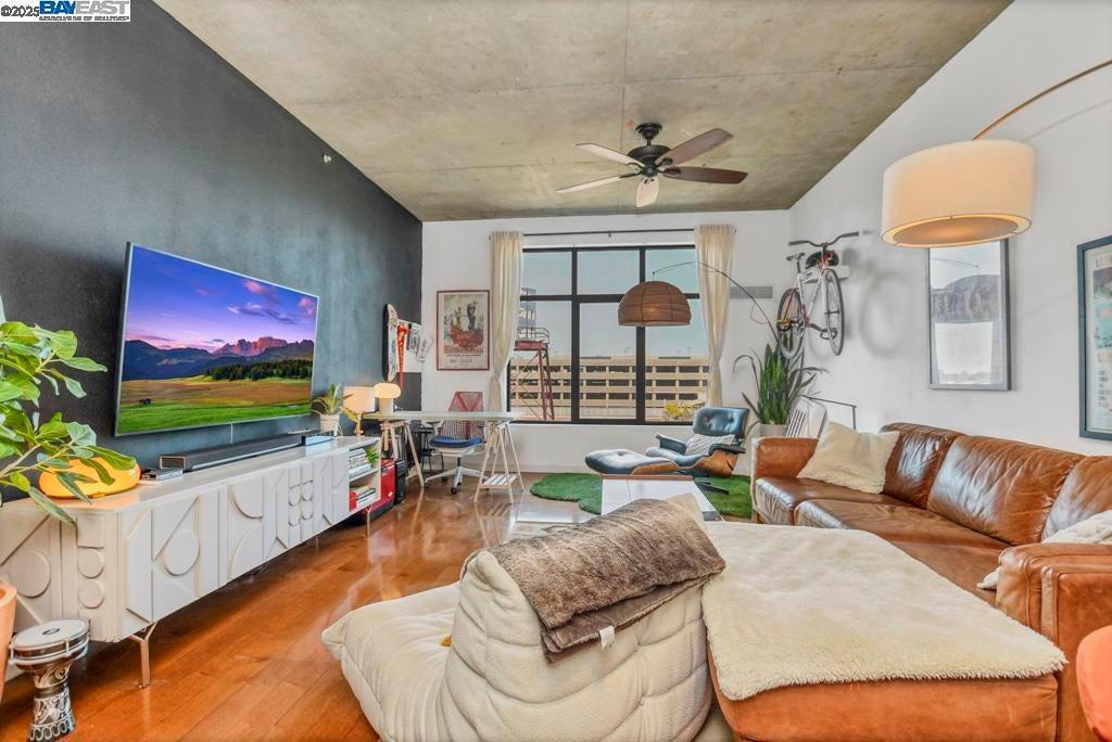 Photo of Listing #41102680