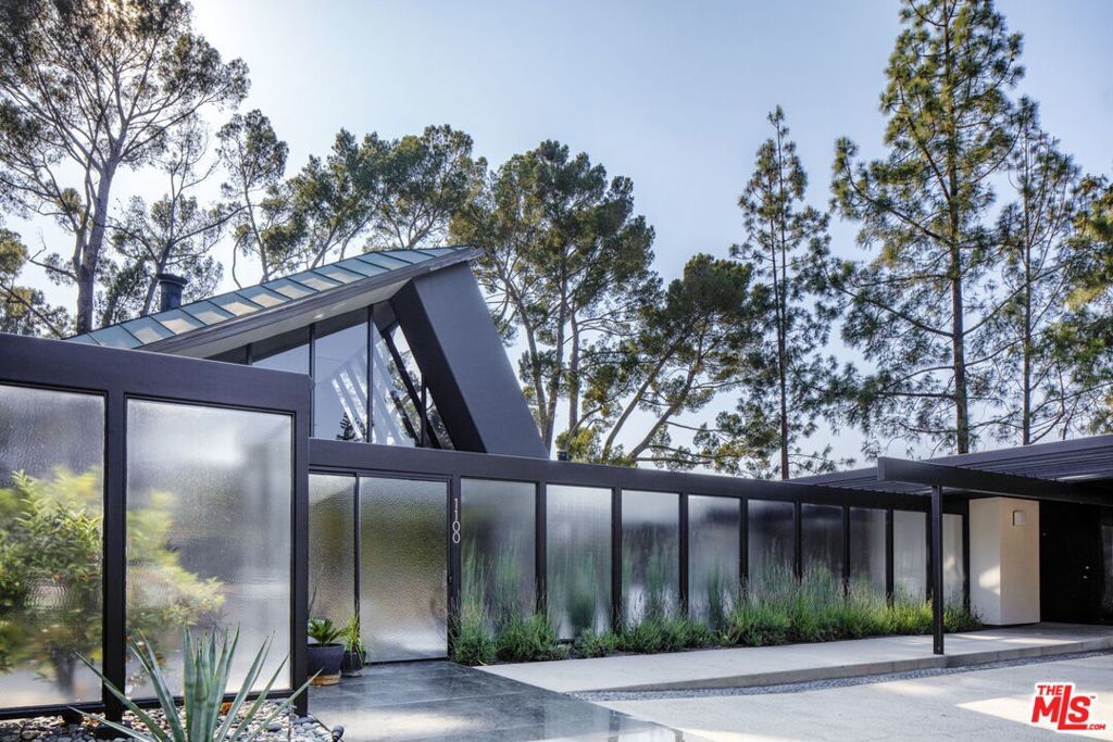 Photo of Listing #25555687