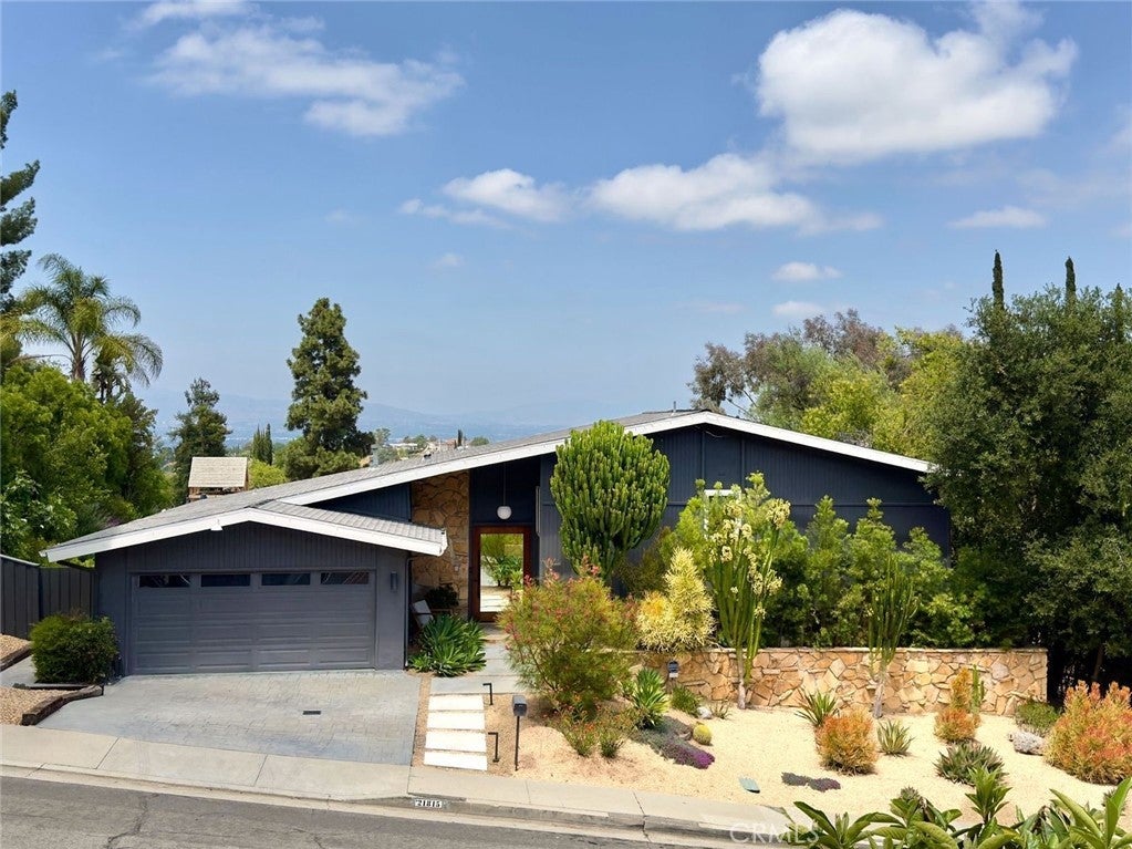 Photo of Listing #BB25138815