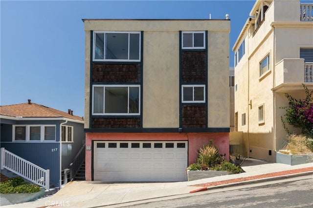 221 23rd Street, Manhattan Beach.