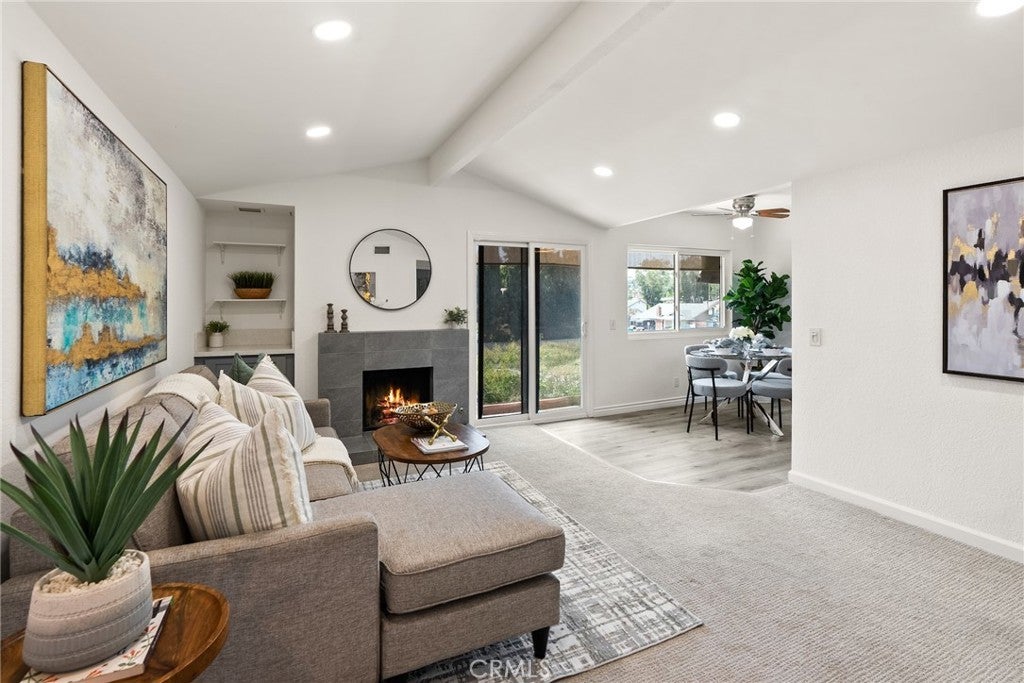 Photo of Listing #SB25125707