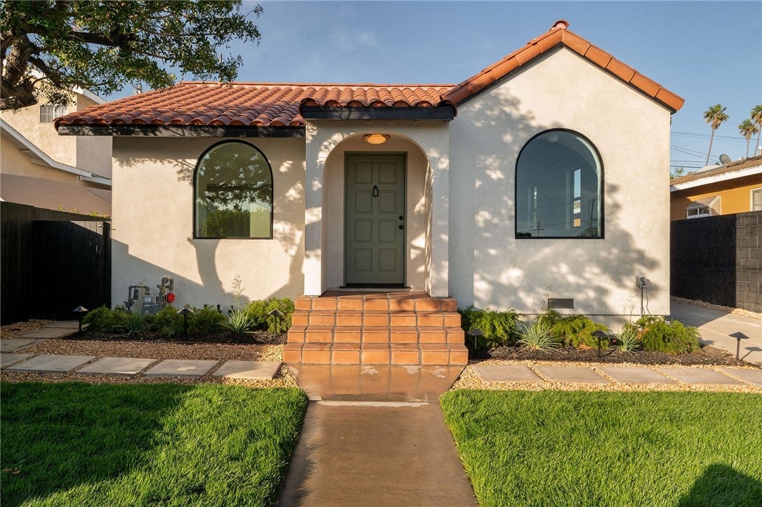 Photo of Listing #SB25143382