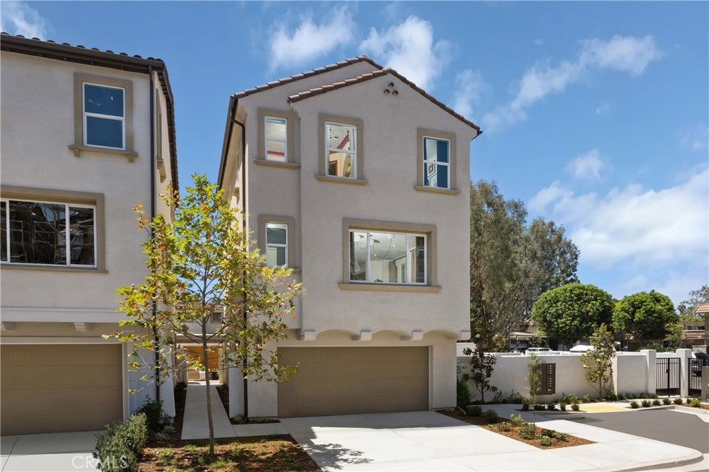 Photo of Listing #OC25143577