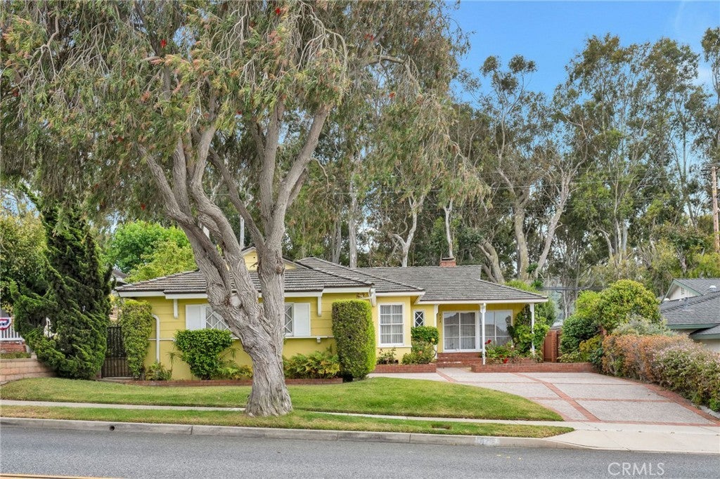 Photo of Listing #SB25143364