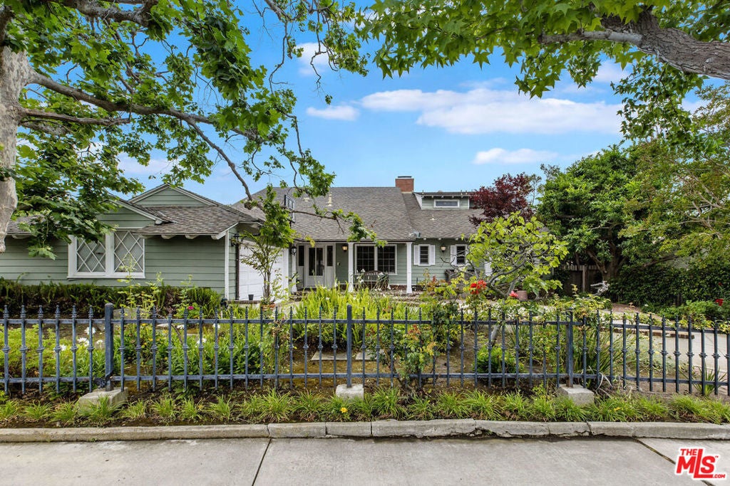 Photo of Listing #25557475