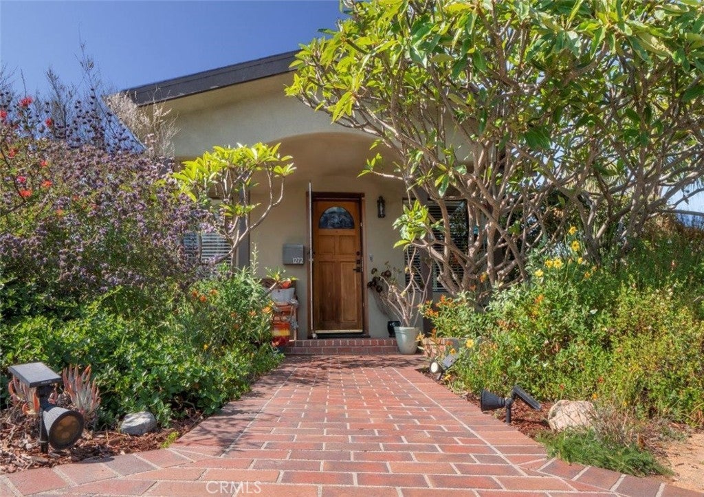 Photo of Listing #PV25084717